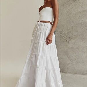 Dissh linen tiered skirt brand new!!